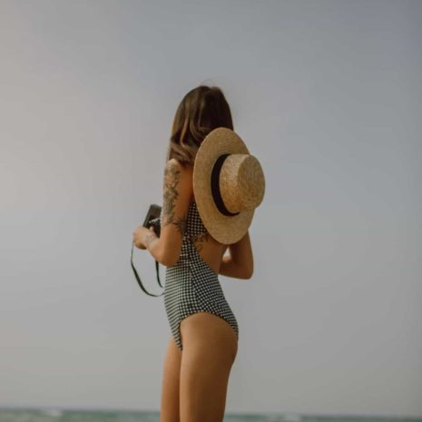 girl hat 2d min girl hat 2d min